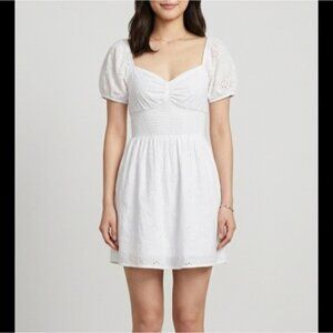 Hollister White Eyelet Dress Built In Shorts Size S Smocked Waist Puff Sleeves